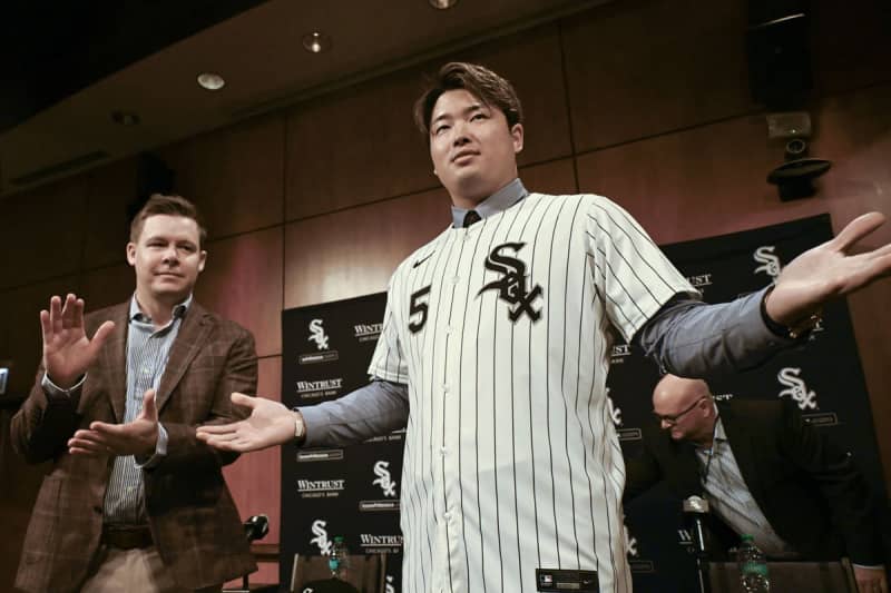 【ＭＬＢ】村上宗隆　ホワイトソックス契約書サインで「漢字でいいの？」＆持参品に会見場は爆笑