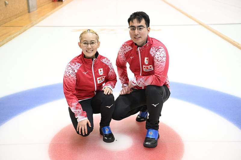 カーリング】世界複選手権 小穴、青木組が1次L突破 メダル獲得へ