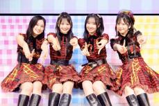 AKB48 19期生昇格記念ライブに白鳥沙怜がサプライズ登場！伊藤百花も