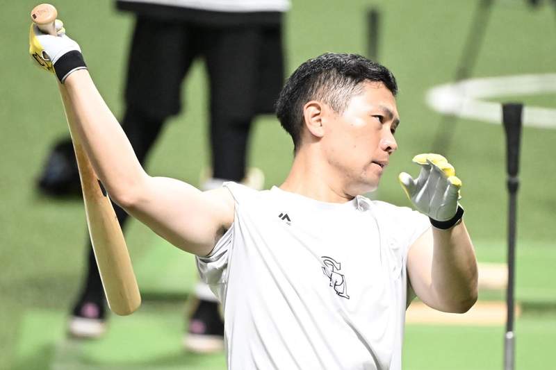 ソフトバンクホークス中村晃選手支給品大谷翔平青木 ソフトバンク】中村晃の「引退セレモニー」9月27日開催 本人希望で