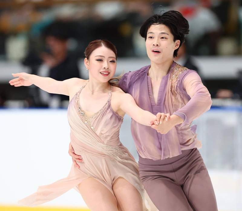 フィギュア】〝りかしん〟が国際大会デビュー 苦しさ知る2人が感じた