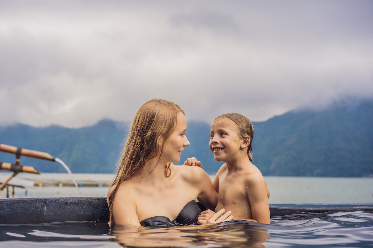 子供 混浴 子育ての「これって何歳まで？」温泉での親子混浴、おかあさんといっしょの観賞｜Infoseekニュース