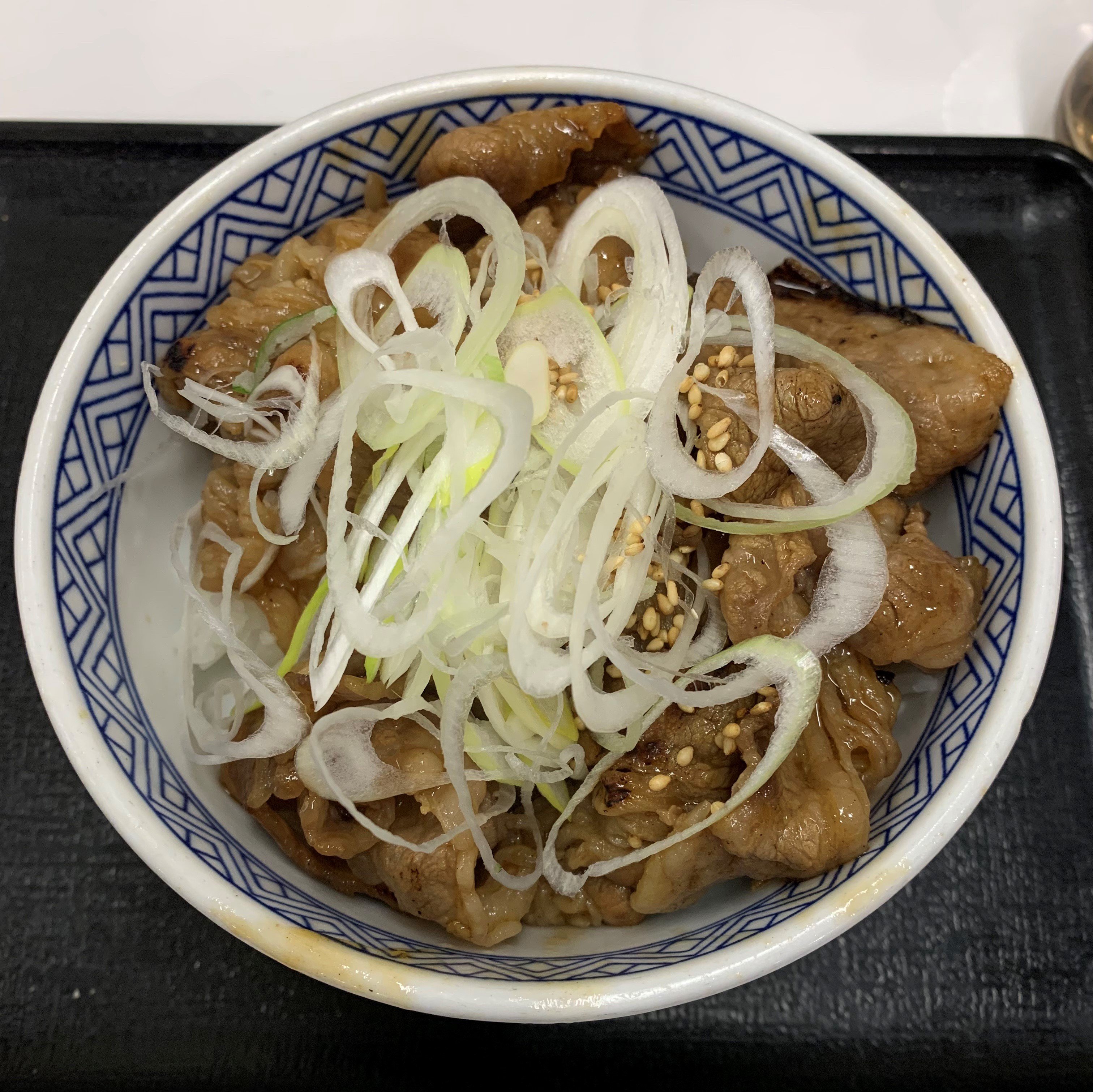 吉野家 カルビ丼を徹底解説 おススメ食べ方3選 牛丼との比較も 記事詳細 Infoseekニュース