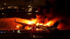 JAL機と海保機が衝突し羽田炎上､経営への影響度 Uターンピークの事故で空港大混乱､広がる余波