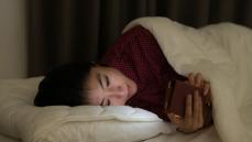 ｢就寝前のガム｣が良質な睡眠に効果的なワケ 知ってますか？｢リベンジ夜更かし｣の恐怖