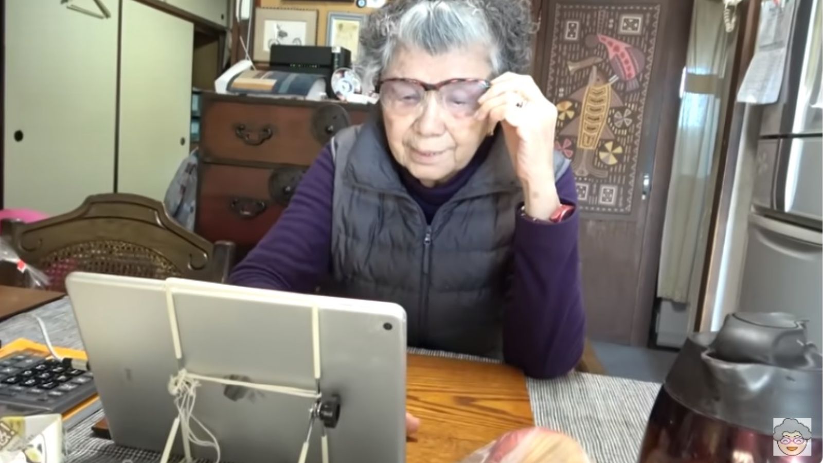 89歳人気YouTuber｢夫の遺品すべて処分｣した意味 ｢築57年の団地で一人暮らし｣の今がとっても幸せ