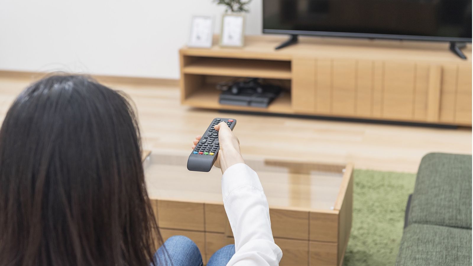 ｢うつ防止｣脳科学的にお勧めの｢テレビの見方｣ 見ているだけだと｢脳の老化促進マシーン｣に