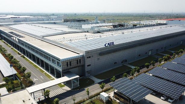 中国電池CATL､売上高2桁減でも26％増益の実力 価格を下げシェア拡大､工場はフル稼働に接近