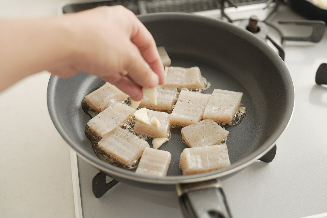 ごはん進む！世界一簡単な｢こんにゃくの炒り煮｣ 面倒なアク抜きも､下処理も不必要に