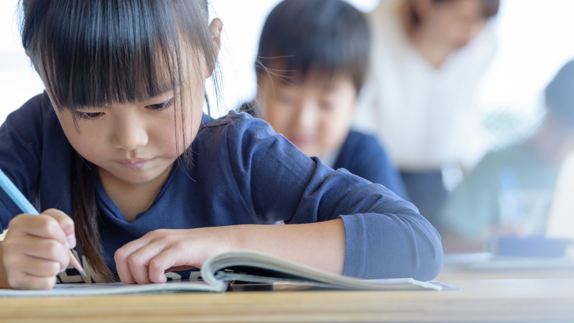 ｢中学受験｣で子どもの"言語能力"が身につく理由 タブレット端末の学習では得られないこととは