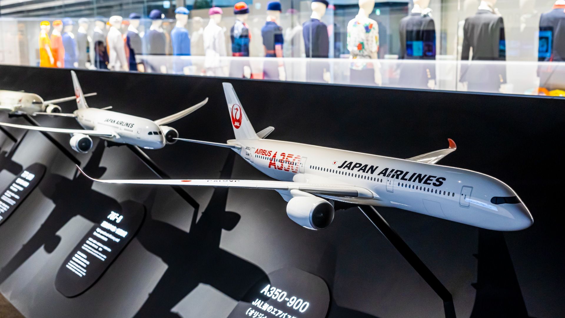 JAL　キャビンアテンダントエプロン　#爆買いファッション JAL 客室乗務員 CA エプロン ：yoshie inaba 飛行船柄 ピンク