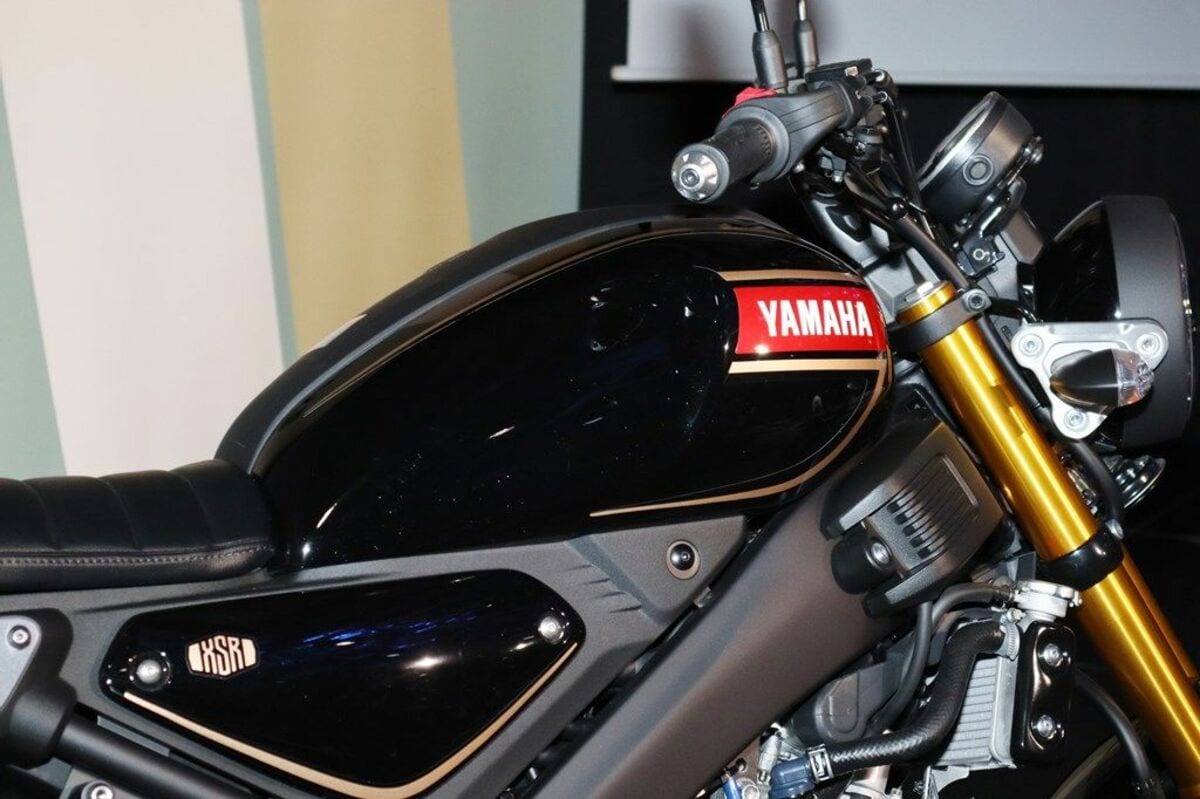 名車｢RZ250｣を感じるカラーに注目…ヤマハの新作ネオレトロバイク
