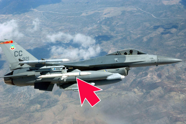F-16戦闘機が「いるだけ」でロシアは黙る!? ウクライナへ供与目前  空を一変させるその意味