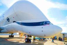 エアバス異形貨物機「ベルーガ XL」出揃う！ 日本では見られない激レア機…でも”先代”はたまーに来日…そのワケ