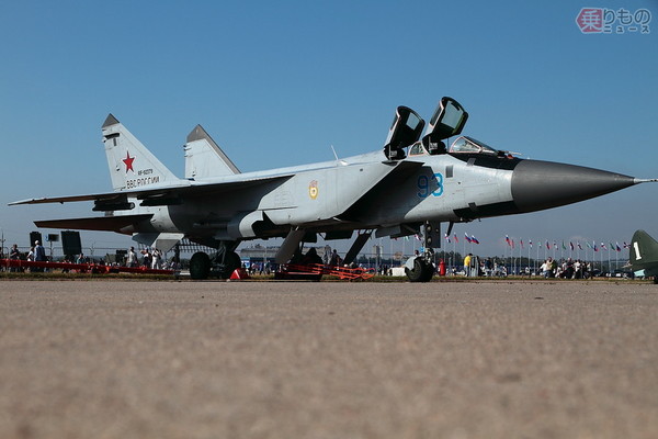 ウクライナF-16の強力なライバルか!? ロシア版「トムキャット」戦闘機の“恐ろしい性能 ”とは