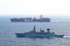 「世界的航路が寸断の危機」商船攻撃が相次ぎスエズ運河を利用する貨物船の数が激減！ 解決策は？