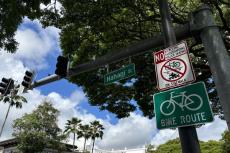 横断歩道以外で渡ったら「スゴイ罰金!?」 観光客が“路上でよくやる行動”に注意 厳しすぎるハワイの交通ルールとは？