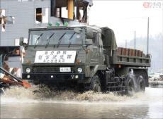 自衛隊「専用トラック」大水害になぜ強い？ 空から落としても津波喰らっても大丈夫な理由