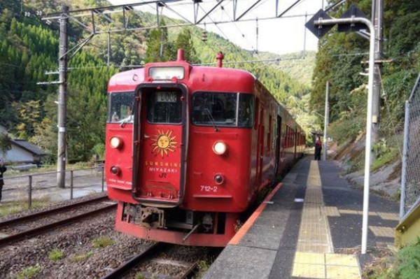 九州ほぼ縦断！ ロングラン夜行列車を運行へ 国鉄型クロスシート車が小倉まで乗り入れ