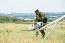 ロシア軍が誇る「異形の機体」を空中戦で撃墜か 奇妙な外観をウクライナ軍が撮影 プロペラ後ろ向き!?