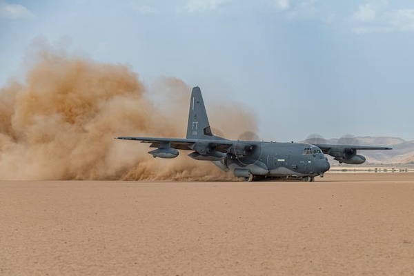 “オスプレイよりデカい”垂直離着陸機は実現する？ 軍が求める「スゴイ輸送機」よくばり要件に応える企業とは