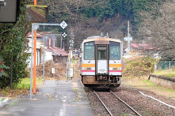 トリプルパンチの芸備線 JR西日本「赤字ローカル線」を開示 21‐23年度の3か年平均