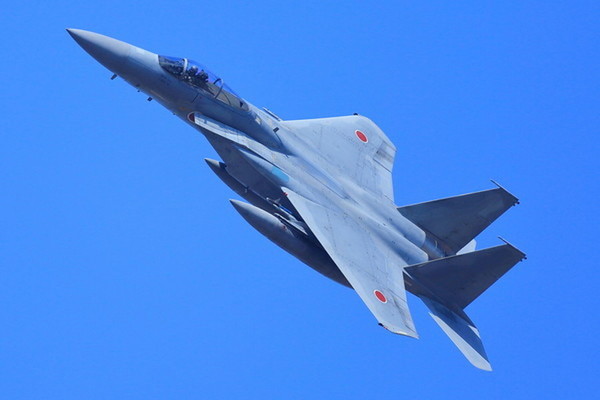 空自のF-15戦闘機が「北朝鮮の弾道ミサイル」を空中で確認!? 防衛省が画像を公開