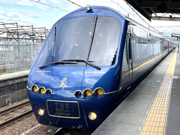 東急の「超豪華列車」ついにJR東海へ出張！ 車内で食べるウナギがスゴイ   “1人75万円から”の旅を体験