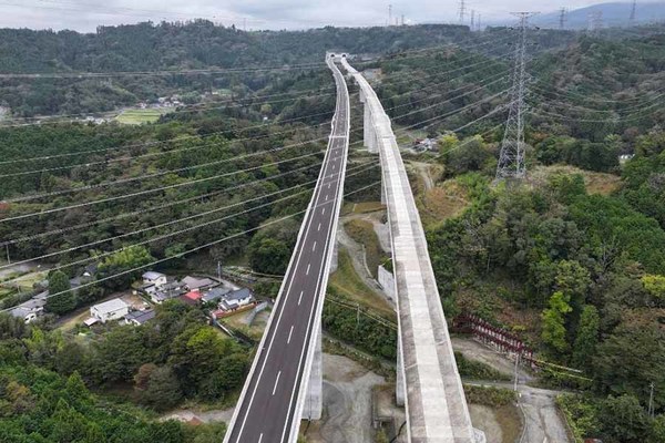 新東名「最後の区間」どこまでできた？ 過去最大規模の「トンネル湧水」発生も…どんどん造ってます！