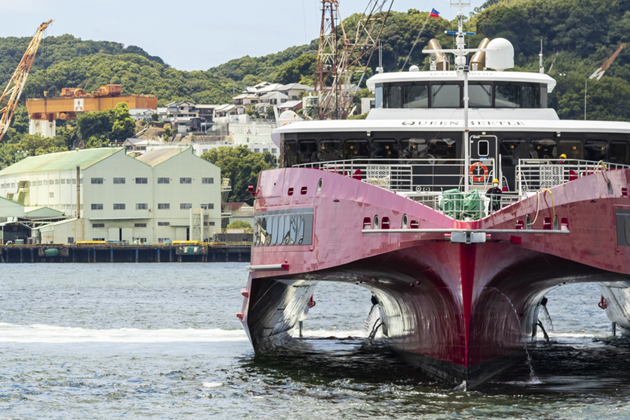 船の浸水隠しから“最悪の結末” JR九州「日韓航路」から撤退へ 異形の新造船「クイーンビートル」はどうなる？