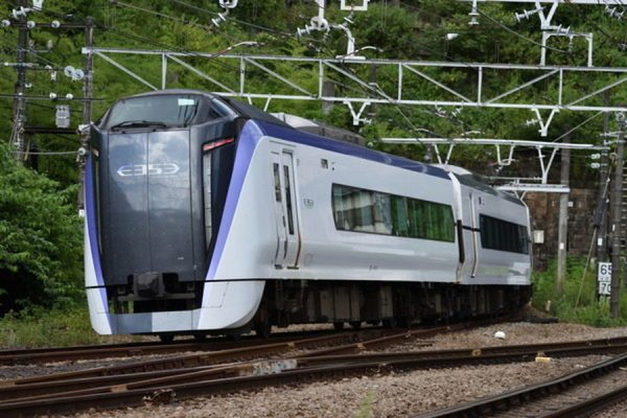 JR東日本の「ミニ特急」が年末年始に運転！ 3両編成で“絶景ローカル線”を快走 長野県内だけ走る