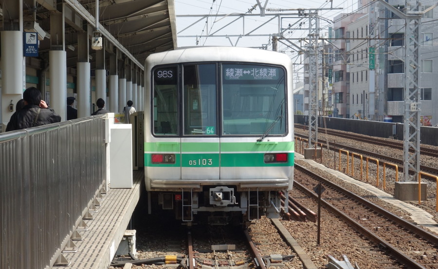 東京メトロに短い「3両編成」が残るワケ もう必要なくない？ 「1駅だけの支線」で未だ健在