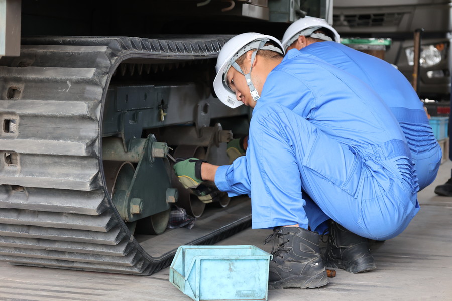 史上初！「自衛隊車両」ベトナム軍に引き渡し完了 譲渡されたのは「戦車」にもなる“万能選手”