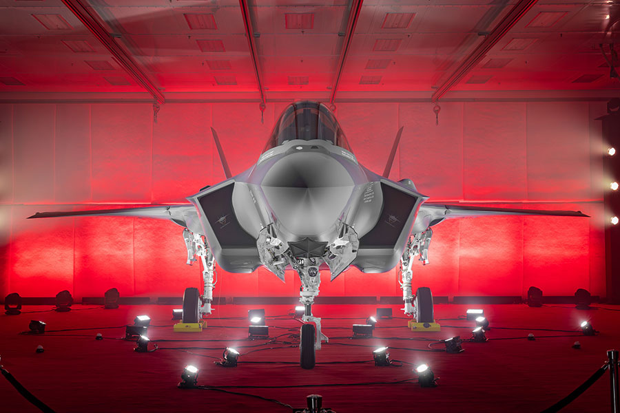 F-35「ライトニング II」2024年の生産数で“大台を突破！” 運用開始から10年足らずで「ステルス機のスタンダード」に