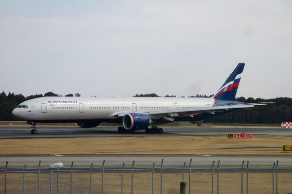 機内に響く“奇声” ロシア航空便が「悪魔が乗客の中に入り込み」緊急着陸へ…何が起きた？ 驚愕の機内の様子とは