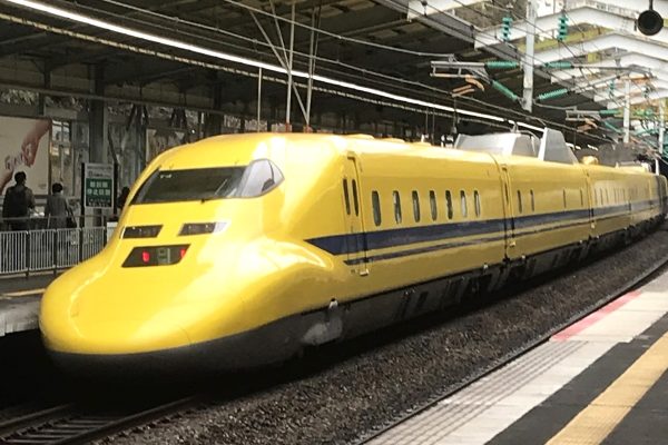 今月引退のJR東海「ドクターイエロー」リニア・鉄道館へ 現在展示中のJR西日本車両と入れ替え