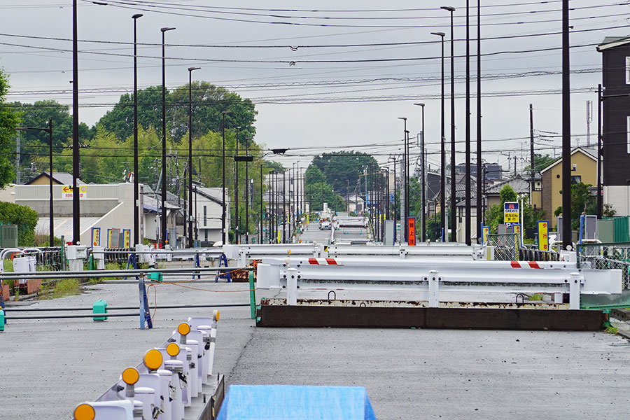 墓地で阻まれた‟ほぼ完成道路”ついに2月部分開通！ 東京練馬「放射7号」西側のみ先行 高速までつながらないけど便利に？