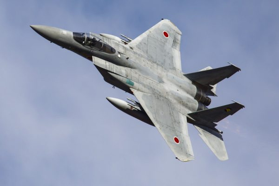 ロシア軍と空自の戦闘機が「にらみ合い」!?  “最新鋭機”を近距離から撮影した画像が公開