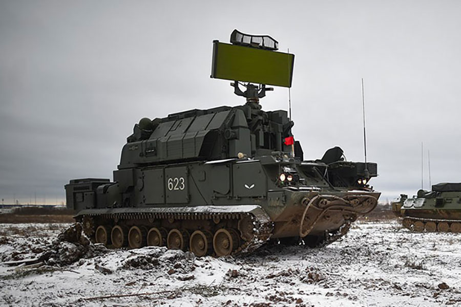 ロシア軍の対空ミサイル車両“闇夜に猛スピードで逃走”も撃破「ドローンから逃げる」かなり困難に？