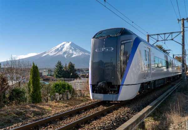 早朝特急「かいじ」への乗り継ぎ実現！ 東京着は何分早くなる？ 富士急行線が3月ダイヤ改正