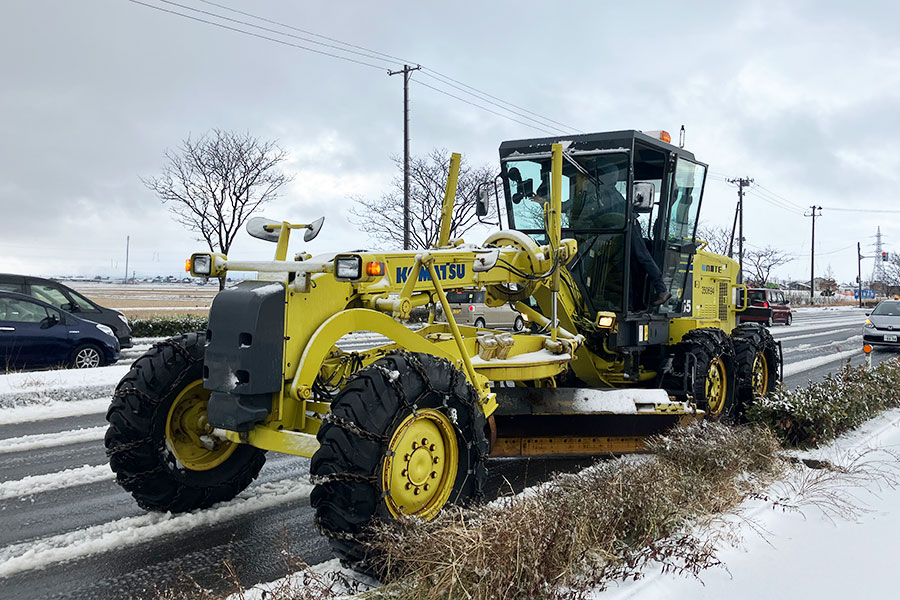 “技術継承の危機”に瀕す除雪オペレータ 育成システムの実証実験を開始 熟練者の感覚が映像でわかる!?