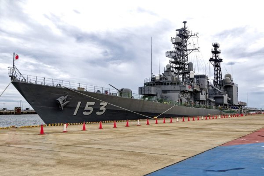 海自の「ベテラン護衛艦」とロシア海軍の新鋭艦が“にらみ合い”!? 3隻が沖縄に超接近して太平洋に出る