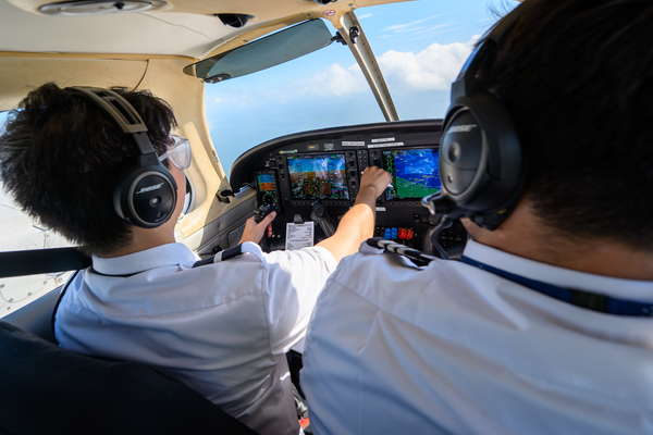 ANAのパイロットになるための訓練」最前線に密着 “エグい”空港で行