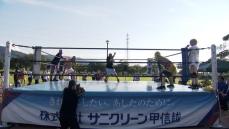 石川・中能登町でプロレスのチャリティイベント　華麗な技で観客を魅了する