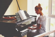 夢占い ピアノの夢は女性的魅力アップ 楽器の夢が暗示することとは 記事詳細 Infoseekニュース