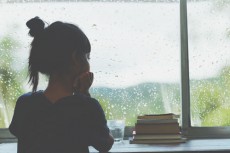 【心理テスト】「明日は雨」でイメージする雨は？　答えでわかる避けたい人物