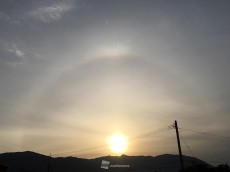 
北海道上空で5種類の虹色現象　激レア「パリーアーク」も出現！
        