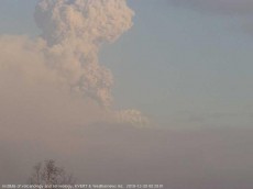 
ロシア・カムチャッカ シベルーチ火山が噴火　噴煙は約12000mにも
        