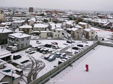 
仙台や福島で4月としては21年ぶりの大雪　このあとは雨で悪路に
        