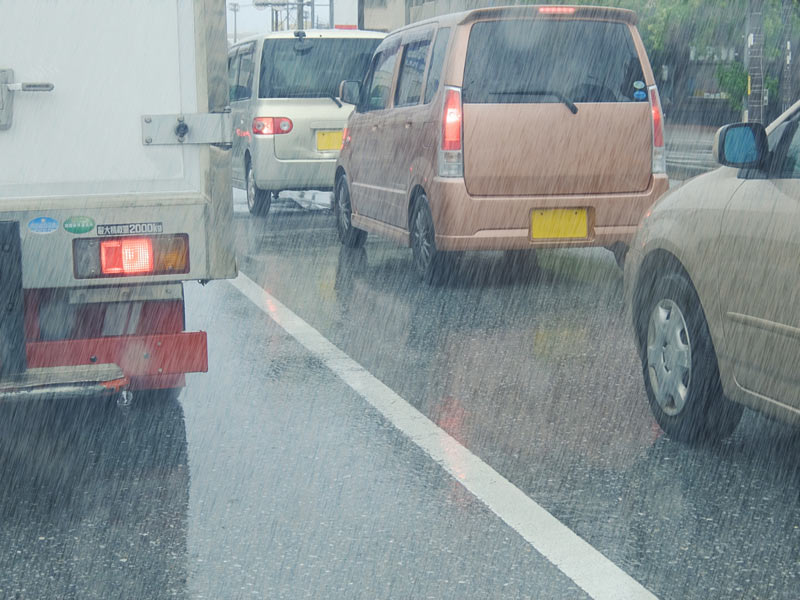 
雨の日は車の事故件数が4倍に　注意したい4つのポイント
        